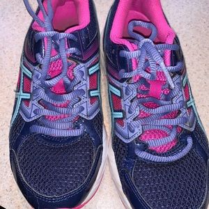 Women’s ascis running shoes